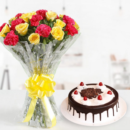  Fresh Roses With Forest Cake