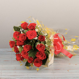 16 red roses