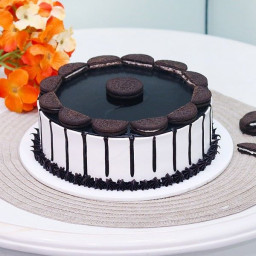 0.5 Kg Oreo Vanilla Cream Cake
