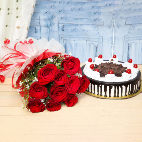 Bunch of 10 Red Roses Half Kg Blackforest Cake - Front View