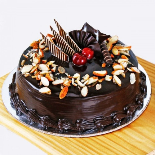 Half Kg Chocolate Almond Cake