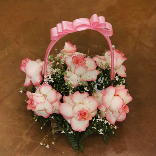 Basket of 10 pink roses